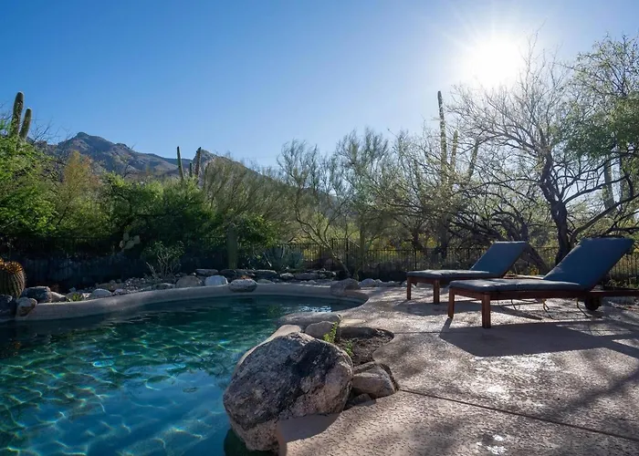 Hacienda Riad: Free Pool Heat, Hot Tub, Views Holiday home *