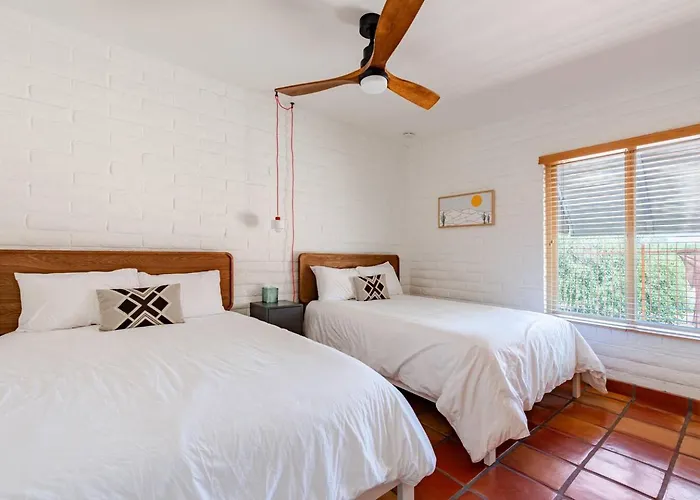 Hacienda Riad: Free Pool Heat, Hot Tub, Views