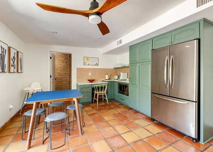 Hacienda Riad: Free Pool Heat, Hot Tub, Views Holiday home Tucson