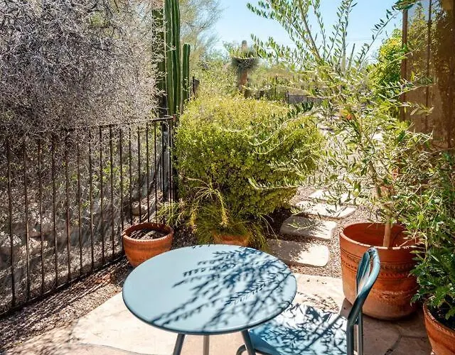 Hacienda Riad: Free Pool Heat, Hot Tub, Views Holiday home *