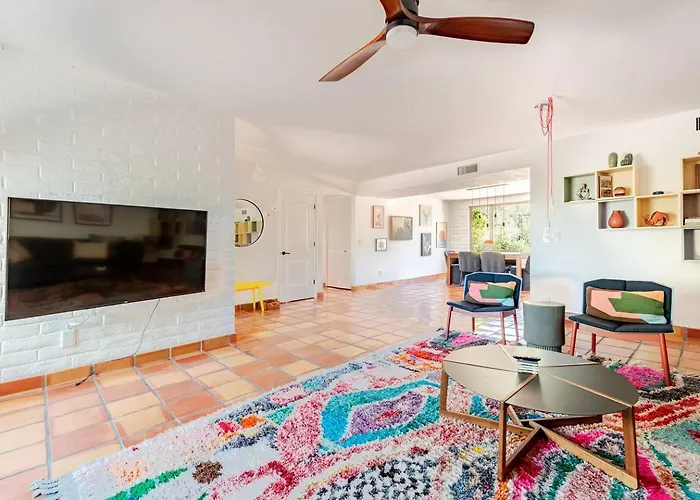 Hacienda Riad: Free Pool Heat, Hot Tub, Views