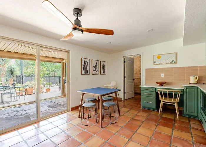 Hacienda Riad: Free Pool Heat, Hot Tub, Views Tucson