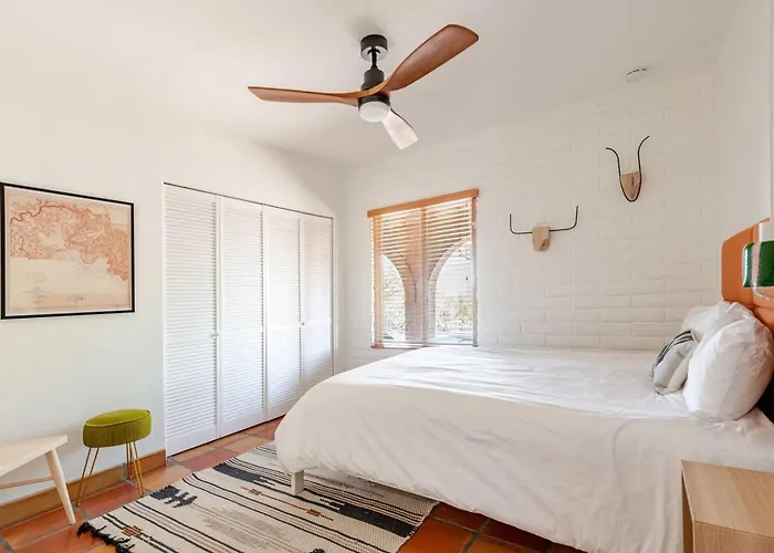 Hacienda Riad: Free Pool Heat, Hot Tub, Views