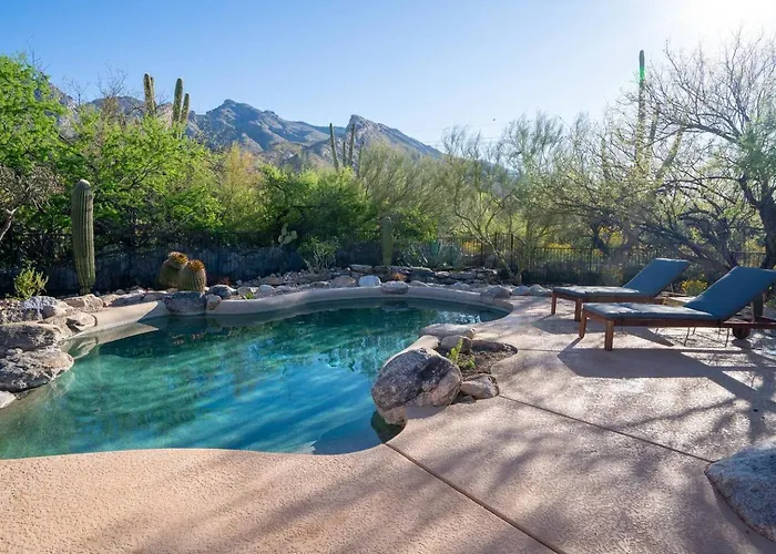 Hacienda Riad: Free Pool Heat, Hot Tub, Views Holiday home Tucson