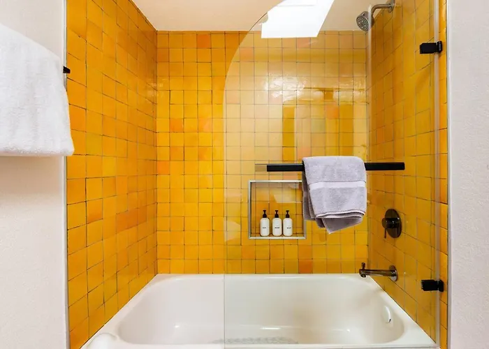 Hacienda Riad: Free Pool Heat, Hot Tub, Views Holiday home *