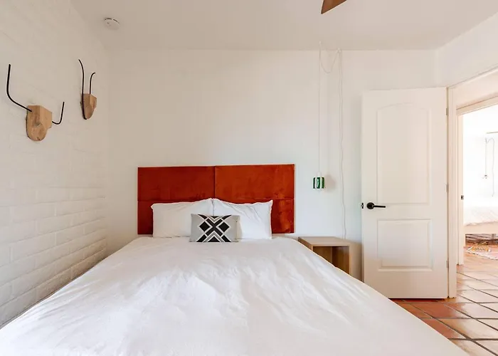 Hacienda Riad: Free Pool Heat, Hot Tub, Views Tucson