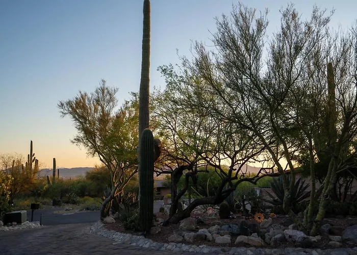 Hacienda Riad: Free Pool Heat, Hot Tub, Views * Tucson